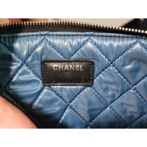 US Based Authentic Chanel Paris Dubai Medium Printed Canvas O Case Clutch - Picture 8 of 10